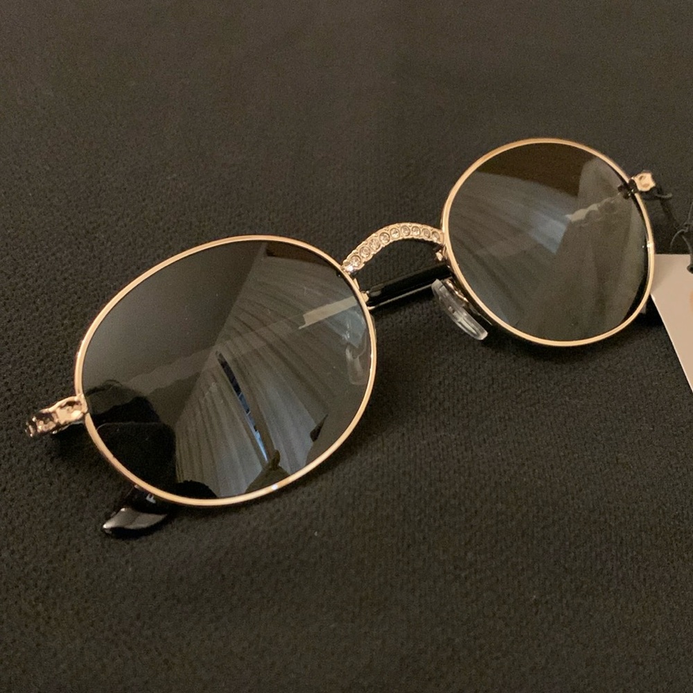 Gold rimmed fashion sunglasses NWT